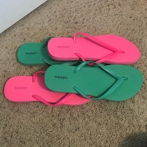 Never worn Old Navy flip flops